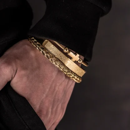 Luxury Men's Cross Bracelet - Image 2