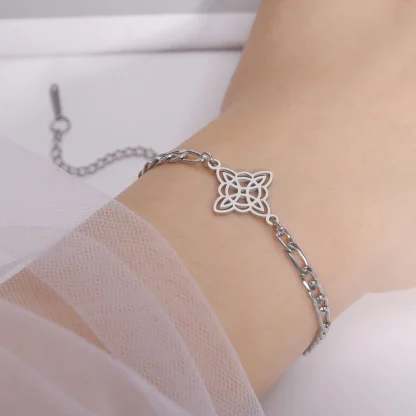 Witch Knot Chain Bracelet - Image 2