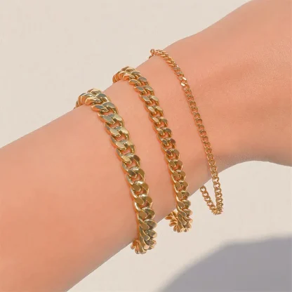 Minimalist Curb Chain Bracelet - Image 5