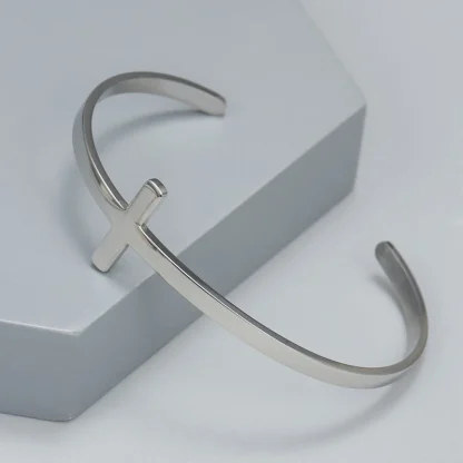 Men's Twisted Cuff Bracelet - Image 7